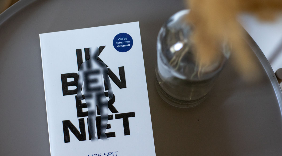 Ik Ben Er Niet (© Amber Peeters | dwars)