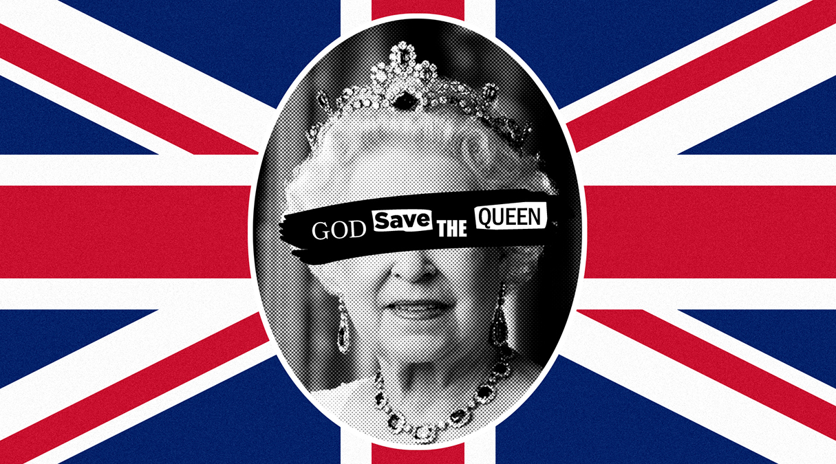 Een foto van Koningin Elizabeth II geplakt op de vlag van het Verenigd Koninkrijk. Een zwarte streep met de woorden "God Save the Queen" bedekt haar ogen. (© Edith Coen | dwars)