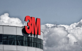 3m-fabriek voor een bewolkte hemel