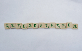 het laatste woord: defenestreren (© Suzanne Roes | dwars)